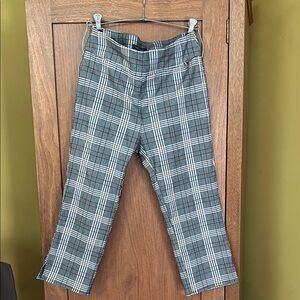 Q plaid capris
